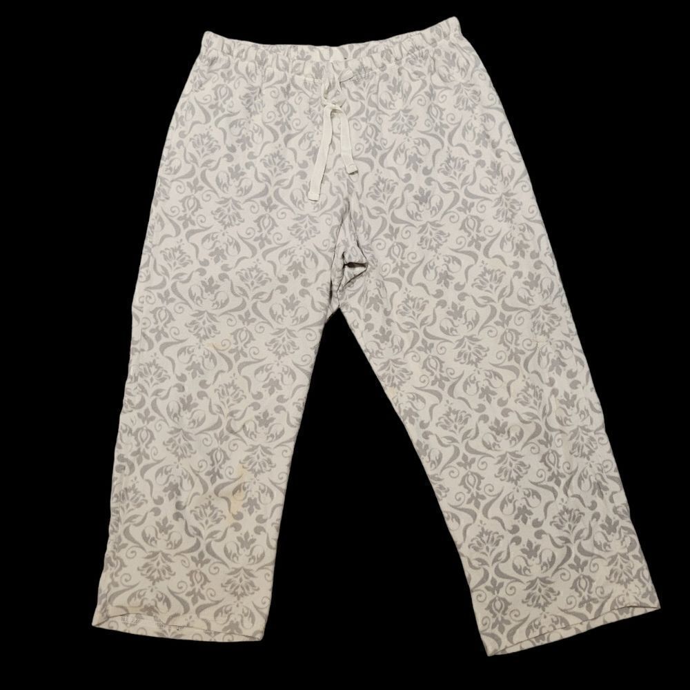 2/$20 Vintage 90s Grey & White Floral Pattern Fleece Sleepwear Pants